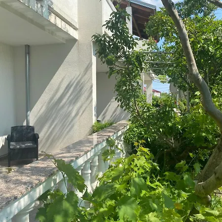 Apartment Ground Floor *